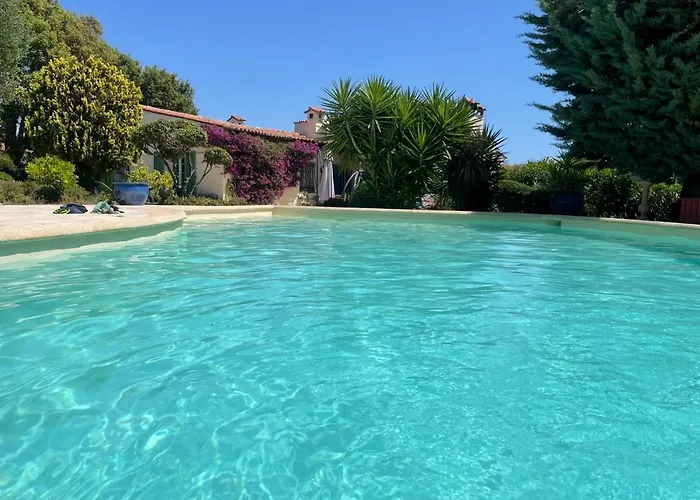 Villa Domaine des Tuilières avec piscine à Vallauris